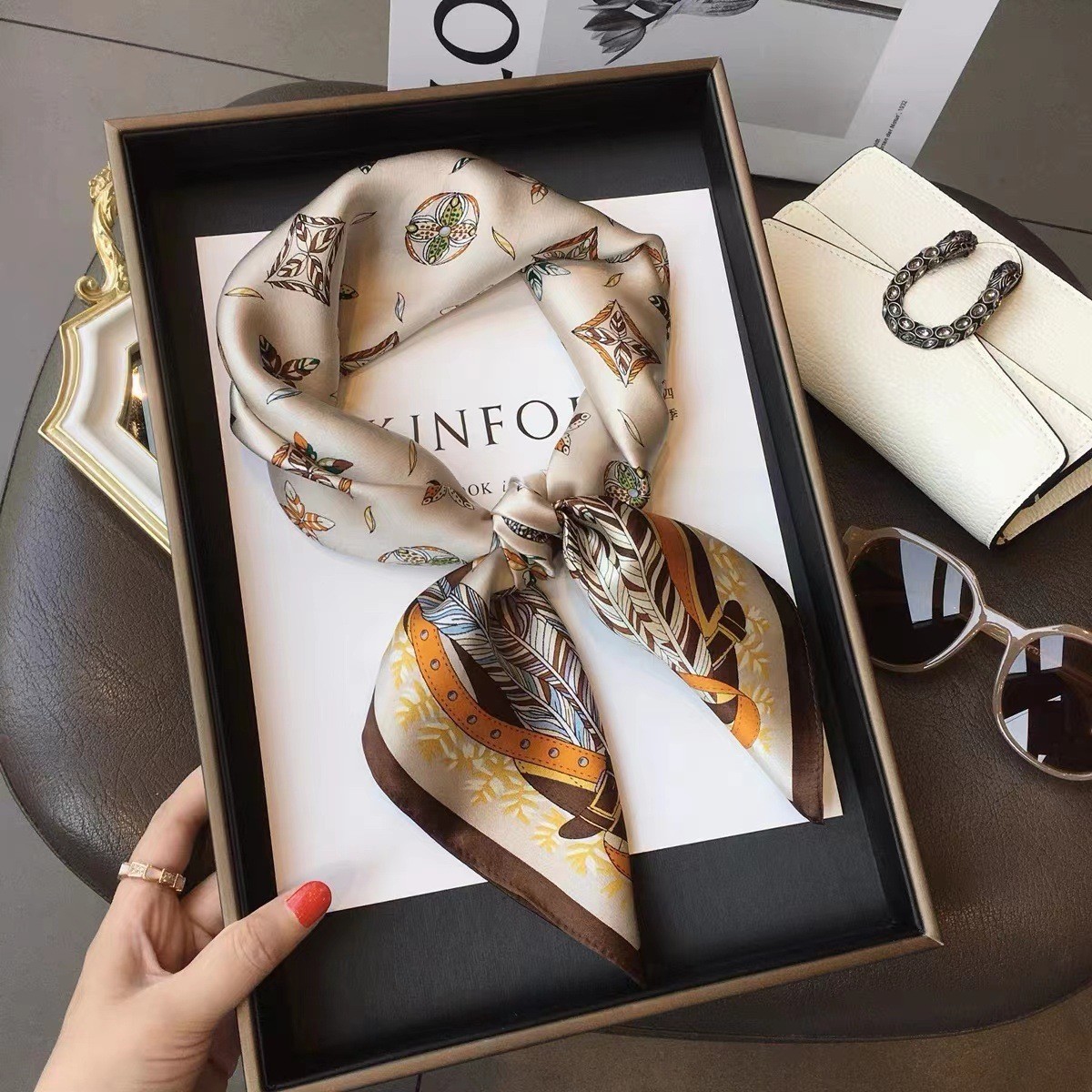 Luxury Fashion Print 70*70cm S - огляд і ціна Silk Tie Woven